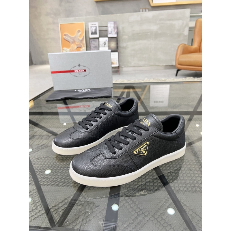 Pra*a casual shoes